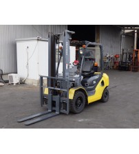 Xe nâng Komatsu 2.5 tấn 3.7 mét dịch giá FD25T-17 máy 4D94LE, xe nâng Nhật Bãi 2011